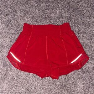 Lululemon hotty hot shorts mid rise 2.5 inch | size 2 | red